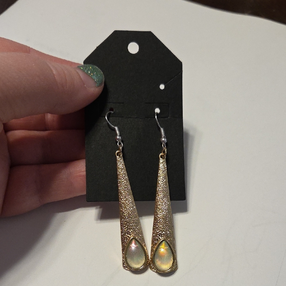 Handmade Elegant Gold Teardrop Earrings